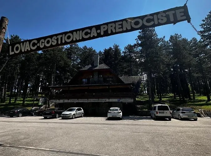 Prenociste/Restoran Lovac