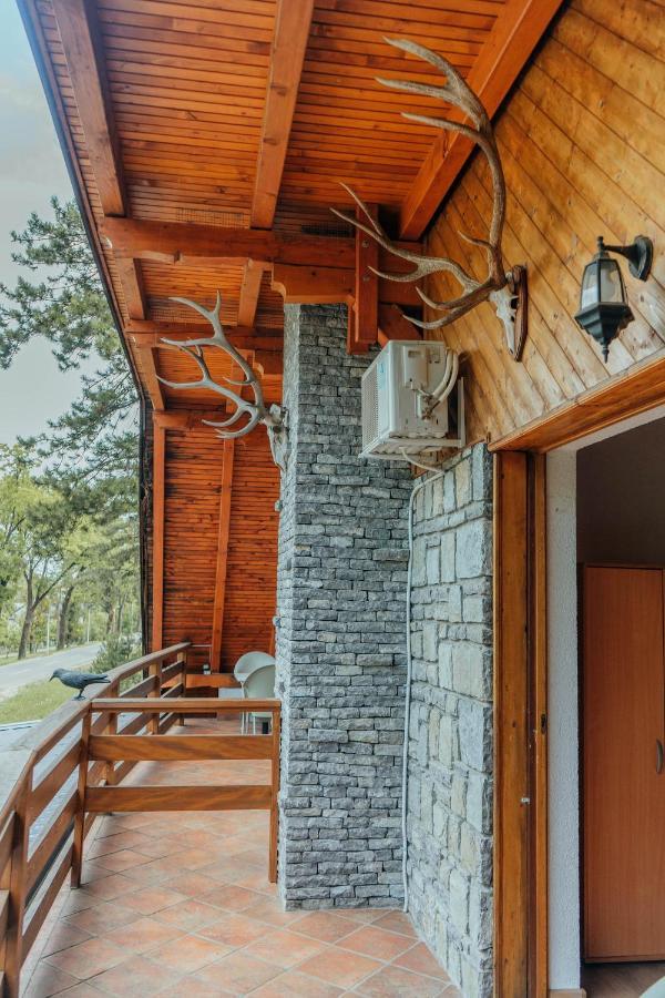 Prenociste/restoran Lovac Gasthof *