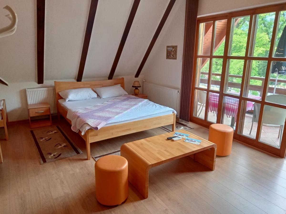 Gasthof Prenociste/restoran Lovac