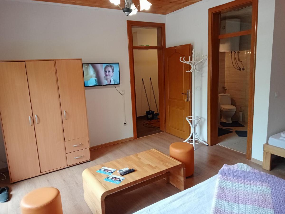 Prenociste/restoran Lovac