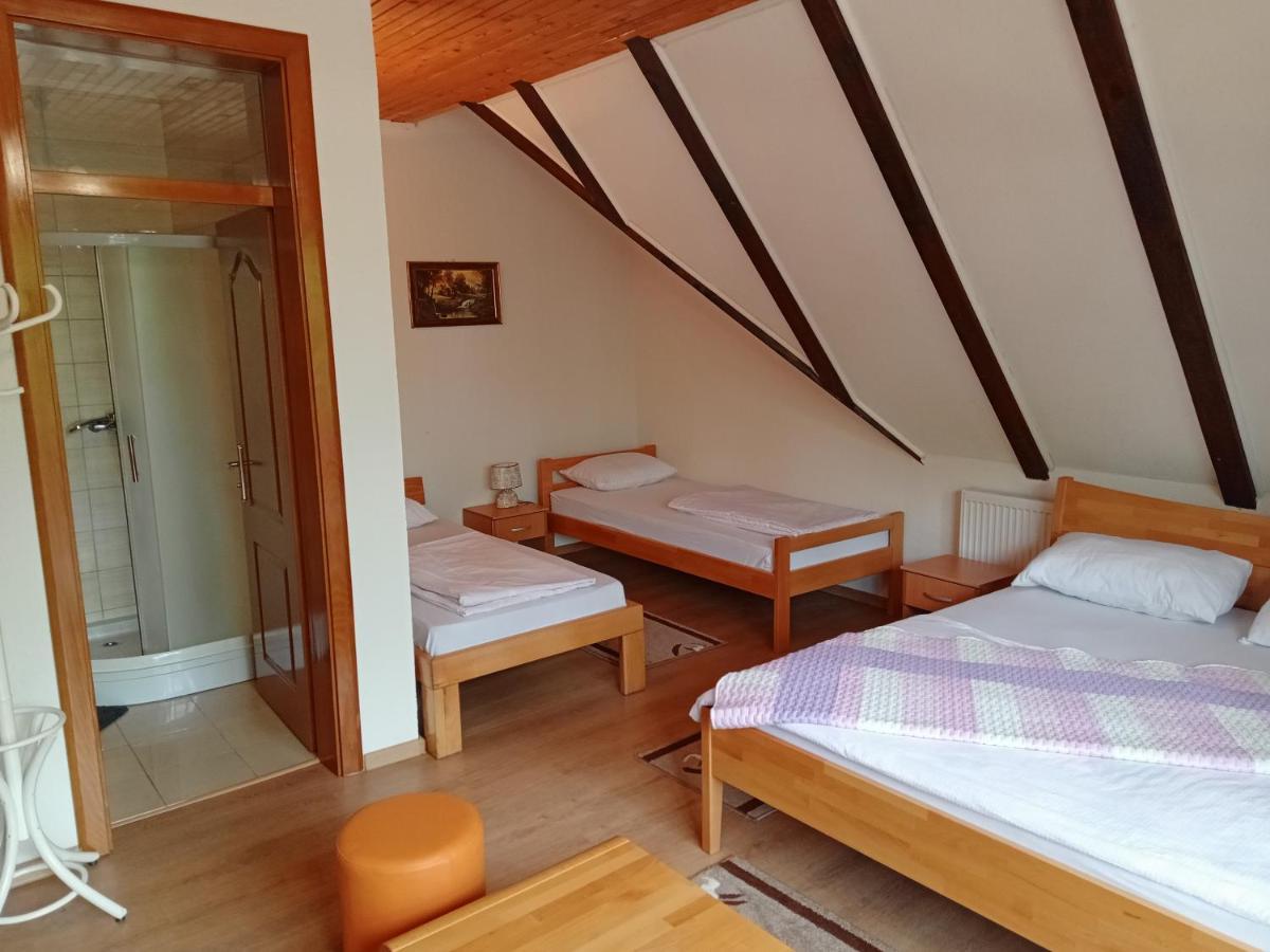 Gasthof Prenociste/restoran Lovac *