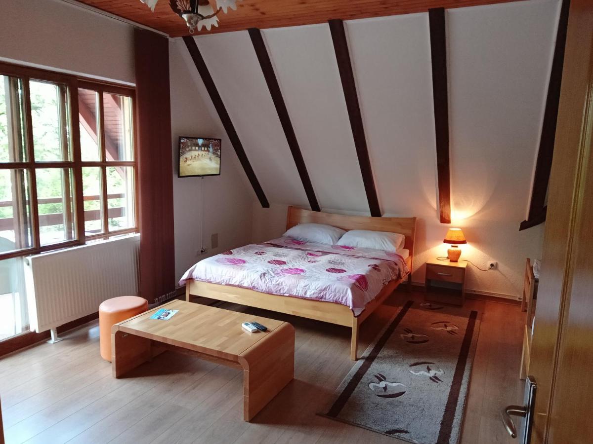 Prenociste/restoran Lovac Gasthof Bihać