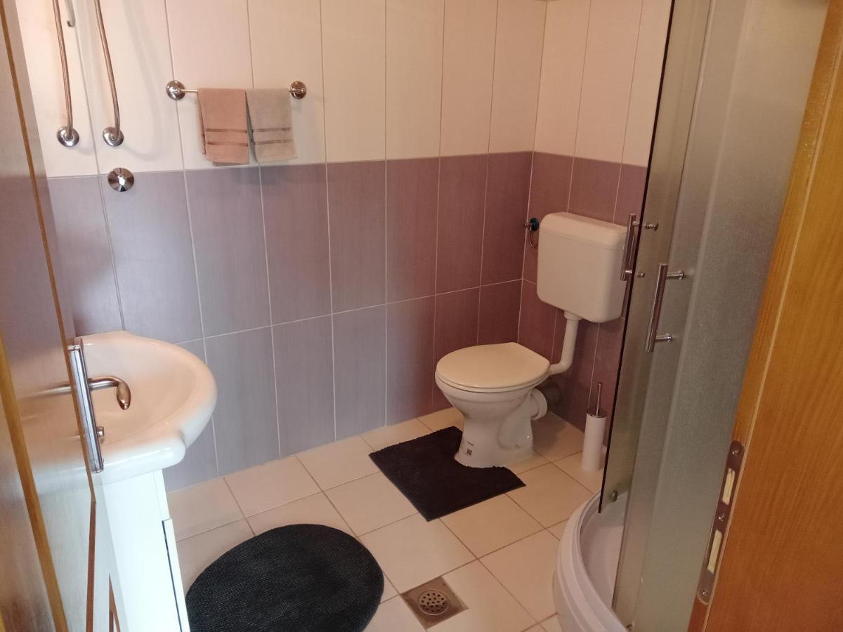 Prenociste/restoran Lovac Bihac