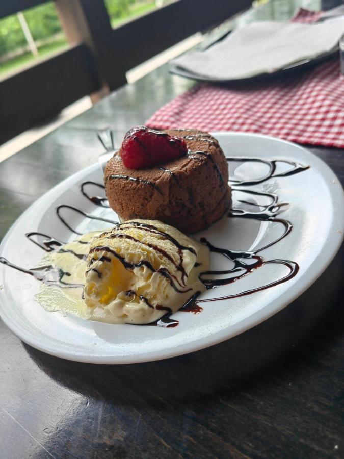 Prenociste/restoran Lovac * Bihać