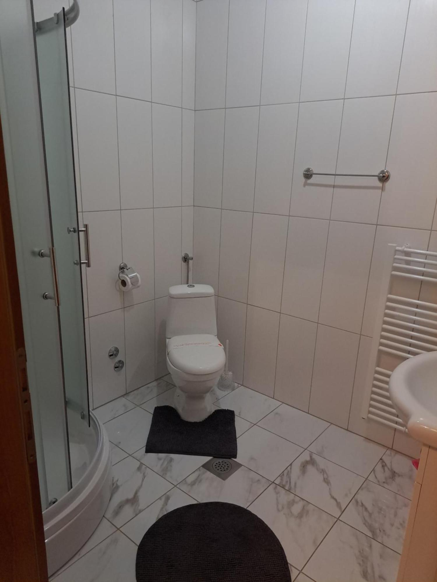Prenociste/restoran Lovac